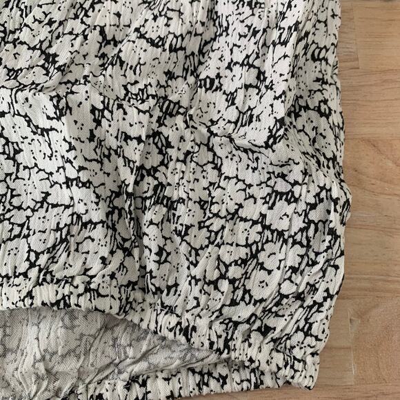 Volcom Bae Bae Doll Tube Top in Black & White - Picture 7 of 10